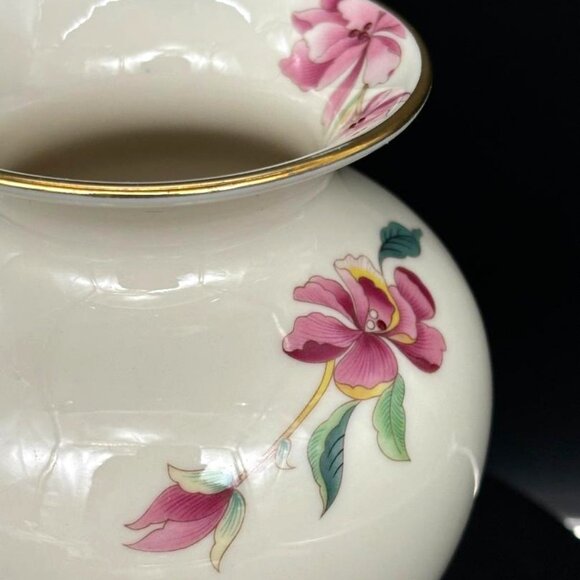 Vintage 1980's Lenox Barrington Collection Flared Pink Floral 24K Gold Trim Vase - Picture 4 of 9